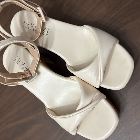 Journees collection platform ankle strap cream sandal 7 - Picture 10 of 11